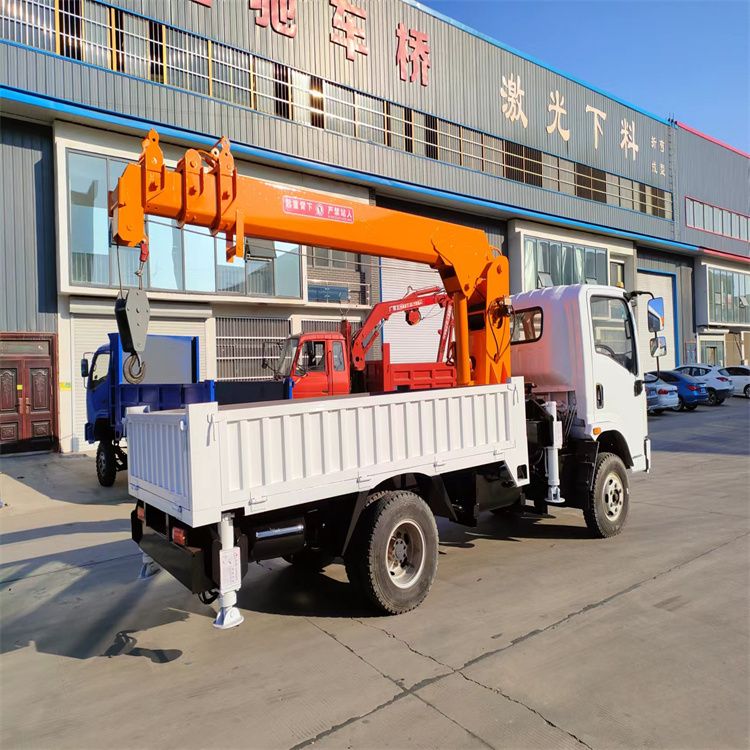 大东区三轮随车吊定制 农用改装机自备吊中瑞长期出售